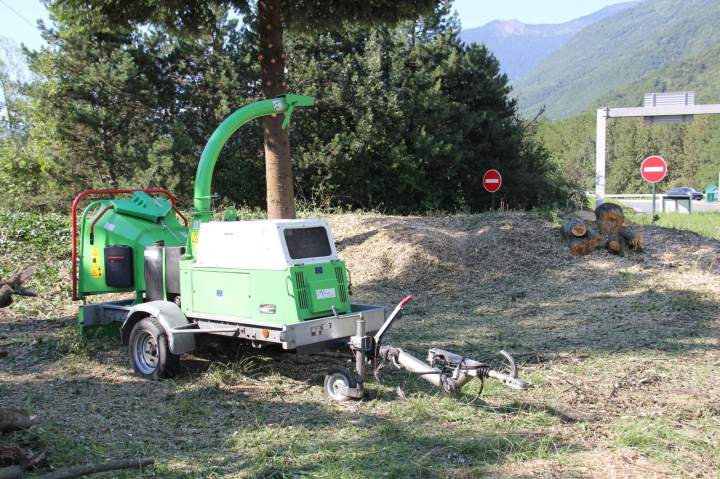 Location broyeur de branche La Bâthie